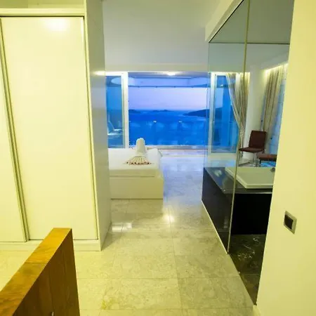 Charming 4-bedroom With Ac In Beautiful Antalya 卡斯