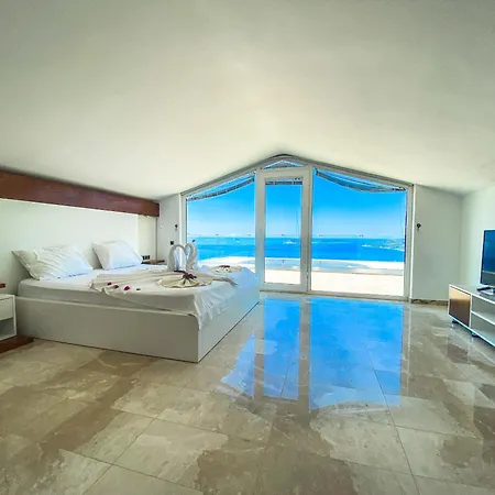 Charming 4-bedroom With Ac In Beautiful Antalya 卡斯