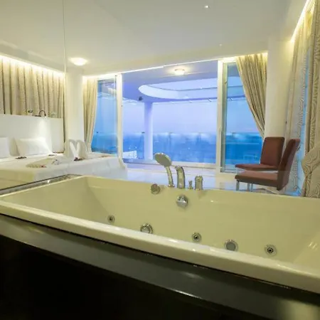 别墅 Charming 4-bedroom With Ac In Beautiful Antalya 卡斯