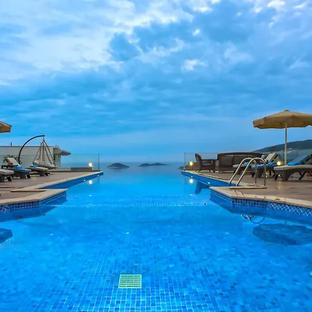 Charming 4-bedroom With Ac In Beautiful Antalya 别墅 *