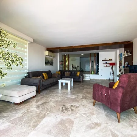 Charming 4-bedroom With Ac In Beautiful Antalya Kas