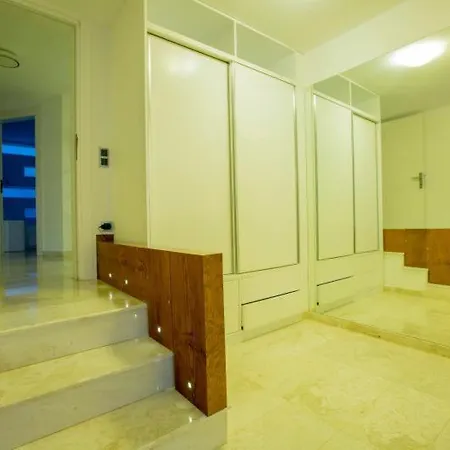 Charming 4-bedroom With Ac In Beautiful Antalya 别墅 *