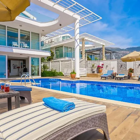 Villa Charming 4-bedroom With Ac In Beautiful Antalya