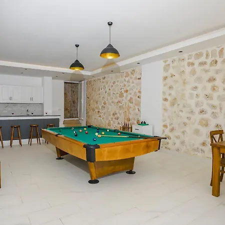 Charming 4-bedroom With Ac In Beautiful Antalya 别墅 *