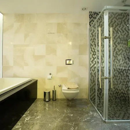 Villa Charming 4-bedroom With Ac In Beautiful Antalya *