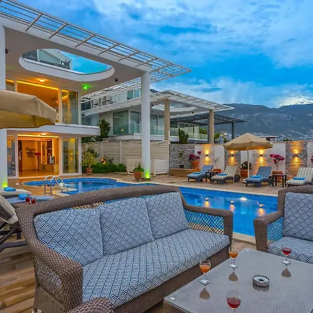 Charming 4-bedroom With Ac In Beautiful Antalya Kas