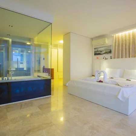 Charming 4-bedroom With Ac In Beautiful Antalya 卡斯
