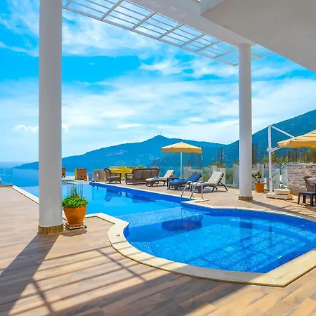 Charming 4-bedroom With Ac In Beautiful Antalya 别墅